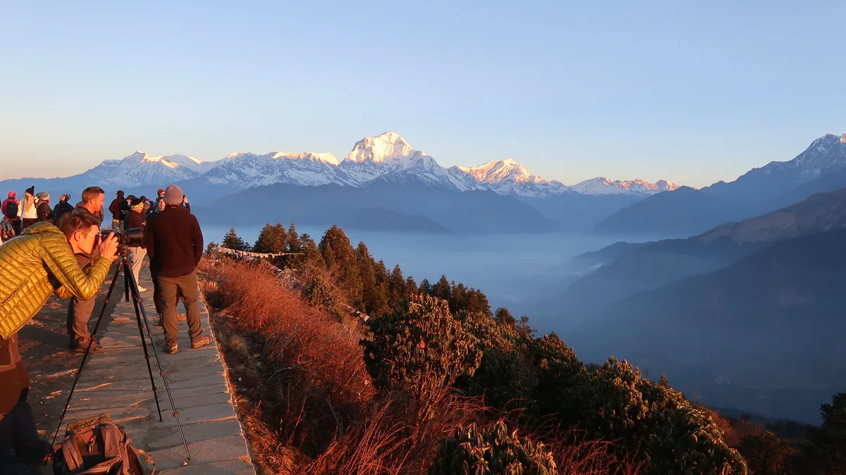 Sunrise mountain views from Poon Hill